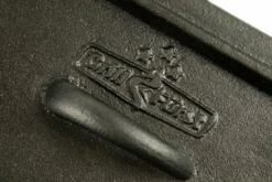 Grillfürst Dutch Oven Set BBQ Kastenform BK4 Aus Gusseisen - X-DEAL Inkl. Tragetasche / Aufbewahrungstasche, Gusseisen Pflege Und Deckelheber -Grillfuerst Speichern 18 116 BBQ Kastenform Logo