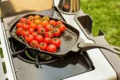 Napoleon Gusseiserne Pfanne Mit Holz Untersetzer - Auslaufartikel 8 Napoleon Gusseiserne Pfanne Mit Holz Untersetzer - Auslaufartikel -Grillfuerst Speichern 56008 Napoleon Gusseiserne Pfanne