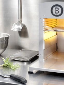 Beefer One CHEF Indoor Gasgrill - 800 Grad Oberhitzegrill -Grillfuerst Speichern Beefer One Chef 5 lifestyle