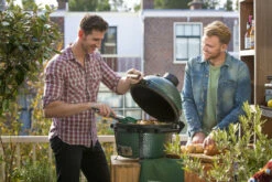 Big Green Egg MiniMax Keramikgrill Mit EGG Carrier Inkl. Zubehörpaket Mit Looftlighter -Grillfuerst Speichern Big Green Egg MiniMax Balkongrill Tischgrill