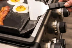 Broil King Grillplatte / Gusseisen Plancha Für Baron (ersetzt 2 Grillroste) 9 Broil King Grillplatte / Gusseisen Plancha Für Baron (ersetzt 2 Grillroste) -Grillfuerst Speichern Broil King Baron Grillplatte Fettablauf 11342