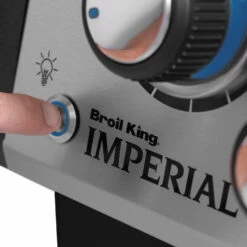 Broil King Imperial 590 IR Black Gasgrill - Modell 2023 -Grillfuerst Speichern Broil King Imperial 590 IR Beleuchtung Knopf 1