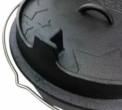 Grillfürst Dutch Oven Set BBQ Edition DO20 - X-DEAL Inkl. Tragetasche / Aufbewahrungstasche, Gusseisen Pflege, Ringreiniger, Deckelheber Und Bambus-Kochlöffel -Grillfuerst Speichern Grillfuerst Dutch Oven T Fuss