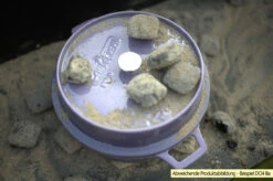 Grillfürst Emaillierter Dutch Oven Ohne Füsse DO4 - Rot -Grillfuerst Speichern Grillfuerst Dutch Oven farbig Beispiel DO4 lila Briketts