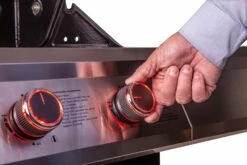 Grillfürst G210G 2-Brenner Gasgrill Mit Hochtemperaturbrenner Und Gusseisen Rosten -Grillfuerst Speichern Grillfuerst Gasgrill G210G Beleuchtete Drehregler