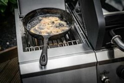 Grillfürst G620E 6-Brenner Gasgrill Mit Hochtemperaturbrenner, Heckbrenner Und Edelstahl Rosten - X-DEAL Inkl. Zubehörpaket 38 Grillfürst G620E 6-Brenner Gasgrill Mit Hochtemperaturbrenner, Heckbrenner Und Edelstahl Rosten - X-DEAL Inkl. Zubehörpaket -Grillfuerst Speichern Grillfuerst Gasgrill G620E Gusspfanne Steakzone 1