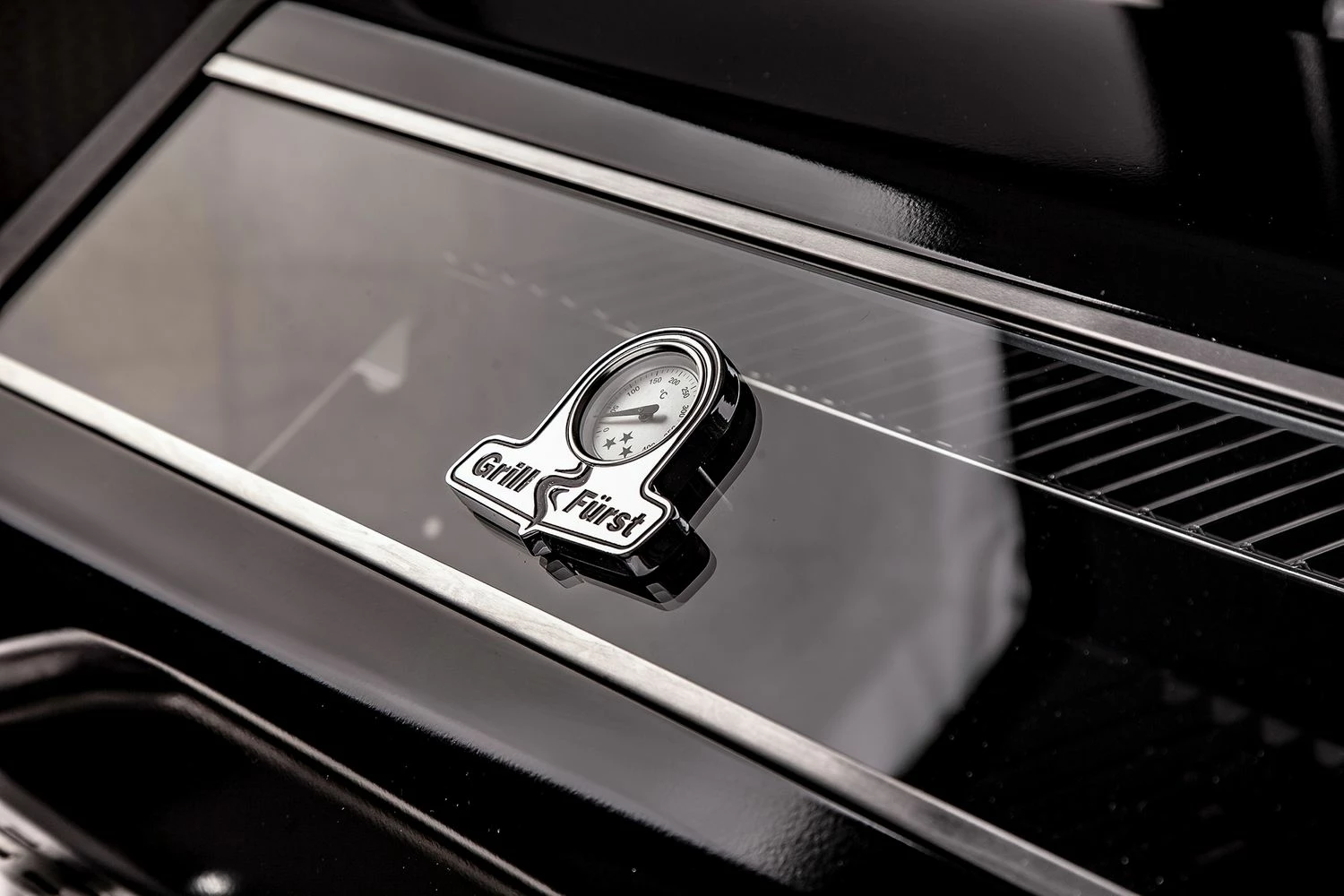 Grillfürst S330G 3-Brenner Gasgrill Mit Seitenkocher Und Gusseisen Rosten Inkl. Abdeckhaube 6 Grillfürst S330G 3-Brenner Gasgrill Mit Seitenkocher Und Gusseisen Rosten Inkl. Abdeckhaube – Bild 4