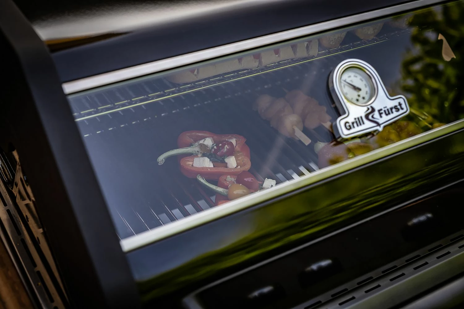 Grillfürst S330G 3-Brenner Gasgrill Mit Seitenkocher Und Gusseisen Rosten - Inkl. Gasgrill Einsteigerpaket 9 Grillfürst S330G 3-Brenner Gasgrill Mit Seitenkocher Und Gusseisen Rosten - Inkl. Gasgrill Einsteigerpaket – Bild 7