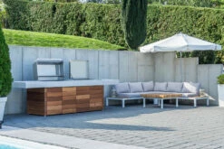 Grillfürst Outdoor Küche Mit Beton-Arbeitsplatte Und HPL-Unterschrank - Mit Edler Holzverkleidung (300 Cm X 80 Cm) - Mit Einbaugrill Und Planchagrill -Grillfuerst Speichern Grillfuerst Outdoorkueche Beton Kuecheninsel Unterschraenke 4 1645801078