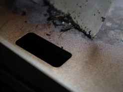 Grillfürst Plancha Grill - 2 Brenner Mit Insgesamt 7 KW Und Edelstahl Plancha - Inkl. 2 Stk. Plancha Spatel Und Grillzange -Grillfuerst Speichern Grillfuerst Plancha Grill Ablaufoeffnung