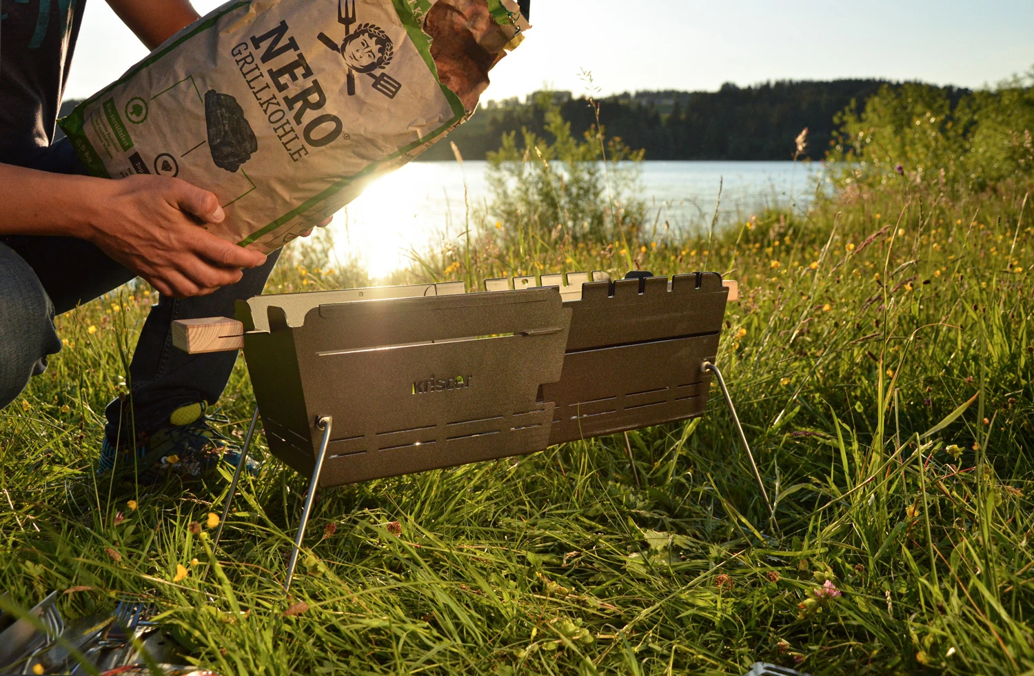 Knister Grill Original - Ausziehbarer Holzkohle Kompaktgrill 22 Knister Grill Original - Ausziehbarer Holzkohle Kompaktgrill – Bild 20