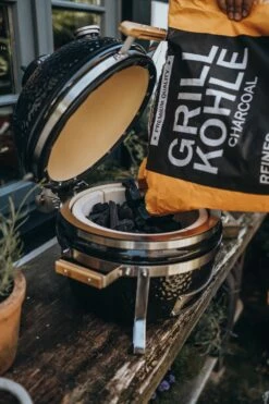 Monolith ICON Black Keramikgrill Tischgrill Inkl. Gestell -Grillfuerst Speichern Monolith Icon Holzkohle befuellen