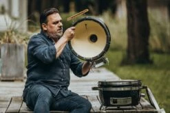 Monolith ICON Black Keramikgrill Tischgrill Inkl. Gestell -Grillfuerst Speichern Monolith Keramikgrill Icon Deckel abnehmbar