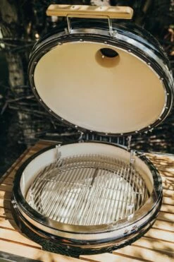 Monolith Grill LeCHEF PRO-Serie 2.0 Schwarz - MIT Gestell Und Seitentischen -Grillfuerst Speichern Monolith Le Chef Deckel offen Keramikgrill