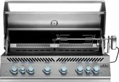 Napoleon 700-Series 44" BIG44 Edelstahl Einbaugrill Inkl. Drehspieß - Modell 2023 18 Napoleon 700-Series 44" BIG44 Edelstahl Einbaugrill Inkl. Drehspieß - Modell 2023 -Grillfuerst Speichern Napoleon Einbaugrill BIG44 Rotisserie rechts