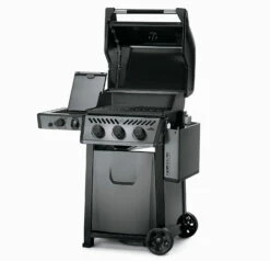 Napoleon Freestyle 365 Gasgrill, Graphit - Mit Sizzle Zone - Modell 2023 24 Napoleon Freestyle 365 Gasgrill, Graphit - Mit Sizzle Zone - Modell 2023 -Grillfuerst Speichern Napoleon Freestyle 365 Side Sizzle Zone offen 1