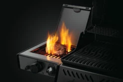 Napoleon Freestyle 365 Gasgrill, Graphit - Mit Sizzle Zone - Modell 2023 - X-DEAL Inkl. Abdeckhaube Und Gussplatte 29 Napoleon Freestyle 365 Gasgrill, Graphit - Mit Sizzle Zone - Modell 2023 - X-DEAL Inkl. Abdeckhaube Und Gussplatte -Grillfuerst Speichern Napoleon Freestyle Sizzle Zone 2