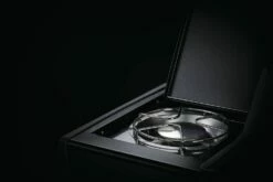 Napoleon Rogue 425 Gasgrill - All Black - Mit Seitenbrenner - Hero Modell 2023 Mit Heckbrenner Inkl. Drehspieß, Abdeckhaube Und Grillplatte -Grillfuerst Speichern Napoleon Gasgrill Rogue Seitenkocher 2