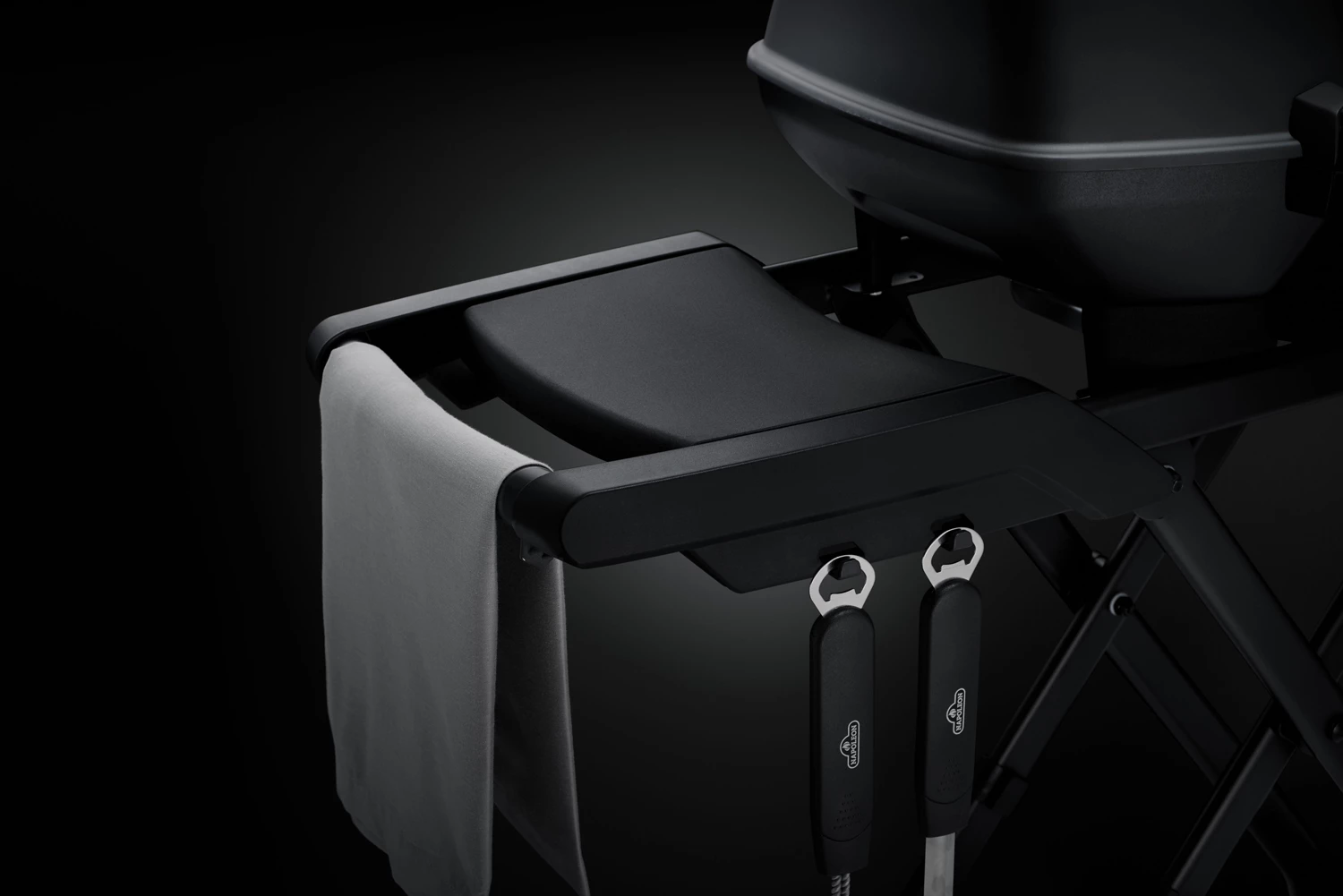 Napoleon Phantom TravelQ PRO285X Kompakt Gasgrill, Mattschwarz - Mit Klappbarem Wagen Inkl. Warmhalterost - Modell 2023 8 Napoleon Phantom TravelQ PRO285X Kompakt Gasgrill, Mattschwarz - Mit Klappbarem Wagen Inkl. Warmhalterost - Modell 2023 – Bild 6