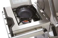 Napoleon Prestige Pro 825-3 Edelstahl Gasgrill Inkl. Drehspieß Und Bodenbeleuchtung - Modell 2023 - SMART Deal Inkl. Grillfürst Grill Control Mit Companion Device Und Einstichthermometer -Grillfuerst Speichern Napoleon Prestige Pro 825 Seitenbrenner Gemuesekorb 3