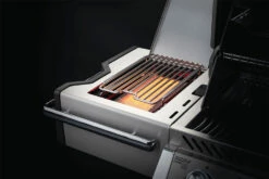 Napoleon Prestige Pro 500-3 Edelstahl Gasgrill Inkl. Drehspieß - Modell 2023 -Grillfuerst Speichern Napoleon Prestige Pro Sizzle Zone Offen 4