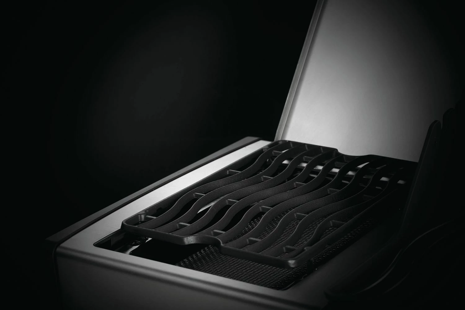 Napoleon Rogue SE 625 Gasgrill, Schwarz Mit Gussrosten, Sizzle Zone Und Heckbrenner - Modell 2023 8 Napoleon Rogue SE 625 Gasgrill, Schwarz Mit Gussrosten, Sizzle Zone Und Heckbrenner - Modell 2023 – Bild 6