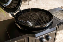 Outdoorchef Gas Kugelgrill Davos 570G Pro Mit Blazing Zone (Infrarotbrenner) & Abdeckhaube -Grillfuerst Speichern Outdoorchef Davos 570 G Pro Kugelgrill 2 Brenner