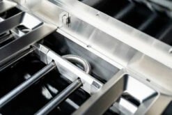 Outdoorchef Dualchef S 425 G Edelstahl Gasgrill Mit Seitenkocher + BLAZING ZONE Infrarotbrenner 38 Outdoorchef Dualchef S 425 G Edelstahl Gasgrill Mit Seitenkocher + BLAZING ZONE Infrarotbrenner -Grillfuerst Speichern Outdoorchef Dualchef S 425 G Brennerwanne 2