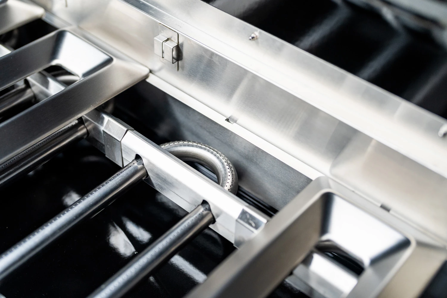 Outdoorchef Dualchef S 425 G Edelstahl Gasgrill Mit Seitenkocher + BLAZING ZONE Infrarotbrenner 19 Outdoorchef Dualchef S 425 G Edelstahl Gasgrill Mit Seitenkocher + BLAZING ZONE Infrarotbrenner – Bild 17