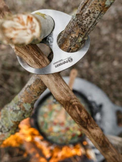 Petromax Dreibein-Ring Groß -Grillfuerst Speichern Petromax Drebein Ring gross Detail