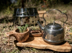 Petromax Teekessel Edelstahl Tk0.8 (800 Ml) -Grillfuerst Speichern Petromax Edelstahl Teekessel 800ml Lifestyle02