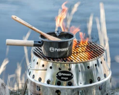 Petromax Emaille Stieltopf / 1000 Ml / Schwarz -Grillfuerst Speichern Petromax Emaille Stieltopf 1000ml schwarz Lifestyle