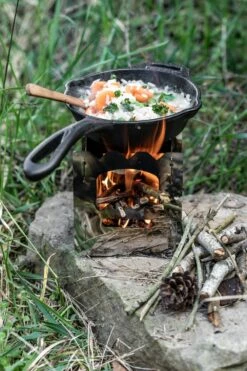 Petromax Feuerpfanne Gusseisen Fp15-t Mit Stiel 7 Petromax Feuerpfanne Gusseisen Fp15-t Mit Stiel -Grillfuerst Speichern Petromax Feuerpfanne fp15 auf Hobo Kocher