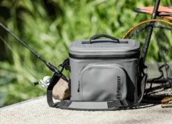 Petromax Kühltasche 8 Liter / Dunkelgrau -Grillfuerst Speichern Petromax Kuehltasche 8Liter grau Lifestyle