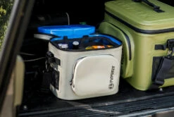 Petromax Kühltasche 8 Liter / Sandfarben -Grillfuerst Speichern Petromax Kuehltasche 8Liter sand Lifestyle