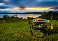 Petromax Pro-ft Set / 3-tlg. (Deckelheber, Kohleschale, Grillrost) -Grillfuerst Speichern Petromax Pro FT Set Deckelhalter Grillrost Kohlenschale Anwendung