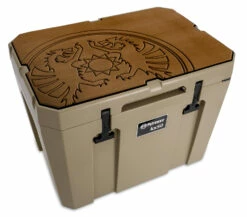 Petromax Haft-Auflage Für Kühlbox Kx50 Braun Mit Drachenemblem -Grillfuerst Speichern Petromax kx50 padw d Haft Auflage Kuehlbox kx50 sand braun Drachen 3 1625147104
