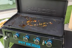 Pit Boss Plancha Grill Ultimate Plancha 4-Brenner - Mit Untergestell -Grillfuerst Speichern Pit Boss Planchagrill Gussplancha reinigen