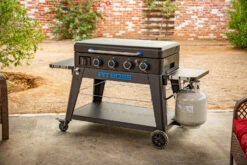 Pit Boss Plancha Grill Ultimate Plancha 4-Brenner - Mit Untergestell -Grillfuerst Speichern Pit Boss Planchagrill Ultimate 4 Brenner Gasflaschenhalter