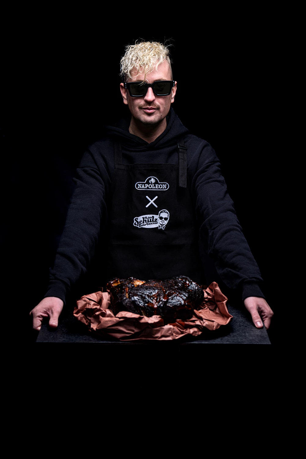Napoleon Freestyle 425 Gasgrill - Mit Sizzle Zone - Limited Robin Schulz Barbecue Edition - Inkl. Mega Zubehörpaket 9 Napoleon Freestyle 425 Gasgrill - Mit Sizzle Zone - Limited Robin Schulz Barbecue Edition - Inkl. Mega Zubehörpaket – Bild 7