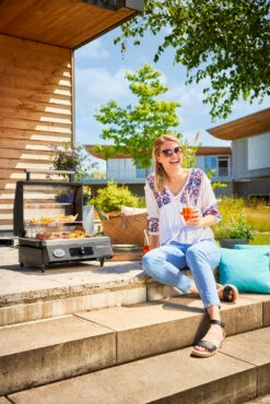 Rösle Elektrogrill Videro E2-P Campinggrill -Grillfuerst Speichern Roesle Elektrogrill Videro E2 P Lifestyle