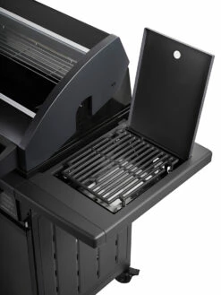 Rösle Gasgrill Magnum PRO G3 Inkl. Abdeckhaube - Modell 2023 16 Rösle Gasgrill Magnum PRO G3 Inkl. Abdeckhaube - Modell 2023 -Grillfuerst Speichern Roesle Gagsrill Magnum Pro Prime Zone offen2 6