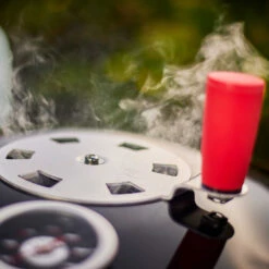 Rösle Holzkohlegrill Kugelgrill No.1 F50 Sport - FC Bayern Edition 16 Rösle Holzkohlegrill Kugelgrill No.1 F50 Sport - FC Bayern Edition -Grillfuerst Speichern Roesle Holzkohle Kugelgrill Sport F50 FC Bayern Detail