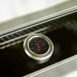 Rösle Gasgrill Videro G4 Edelstahl - Modell 2023 Inkl. Abdeckhaube -Grillfuerst Speichern Roesle Videro Edelstahl Gasgrill Sichtfenster Deckelthermometer 5