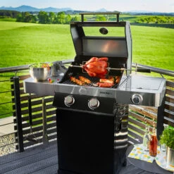 Rösle Gasgrill Videro G2 Schwarz - Modell 2022 -Grillfuerst Speichern Roesle Videro G2 Gasgrill Station Mood01 1