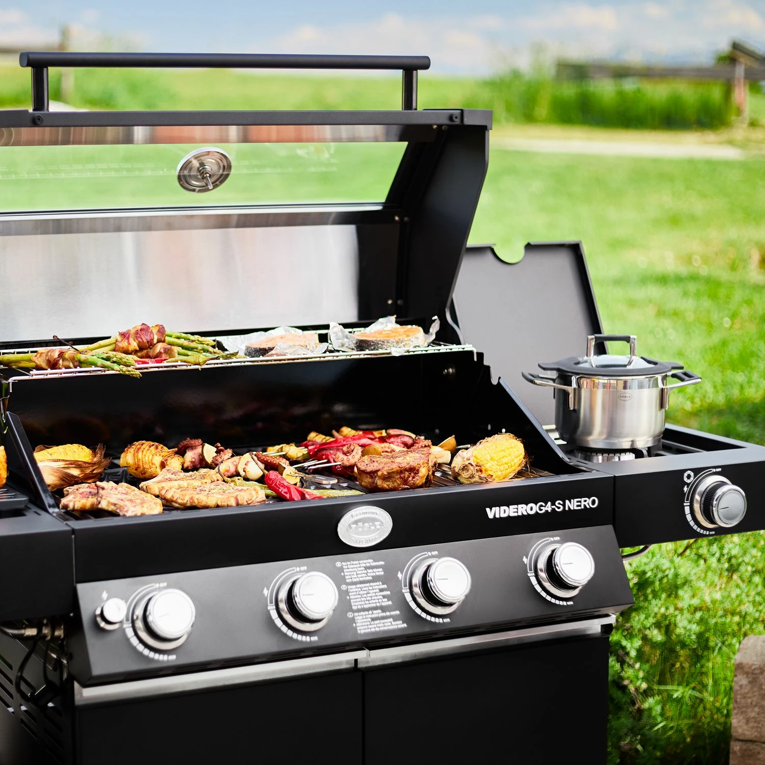 Rösle Gasgrill BBQ-Station Videro G4-S Vario+ Nero Schwarz - Modell 2023 - X-DEAL Inkl. Abdeckhaube 14 Rösle Gasgrill BBQ-Station Videro G4-S Vario+ Nero Schwarz - Modell 2023 - X-DEAL Inkl. Abdeckhaube – Bild 12