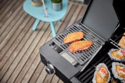 Rösle Gasgrill Videro Pro G4-S Vario+ Mattschwarz - Modell 2023 15 Rösle Gasgrill Videro Pro G4-S Vario+ Mattschwarz - Modell 2023 -Grillfuerst Speichern Roesle Videro Pro Gasgrill Detail Primezone