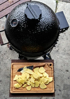 The Bastard Keramikgrill Classic Large - Complete - Schwarz Glänzend - Modell 2023 -Grillfuerst Speichern The Bastard Classic Large Keramikgrill Seitentische