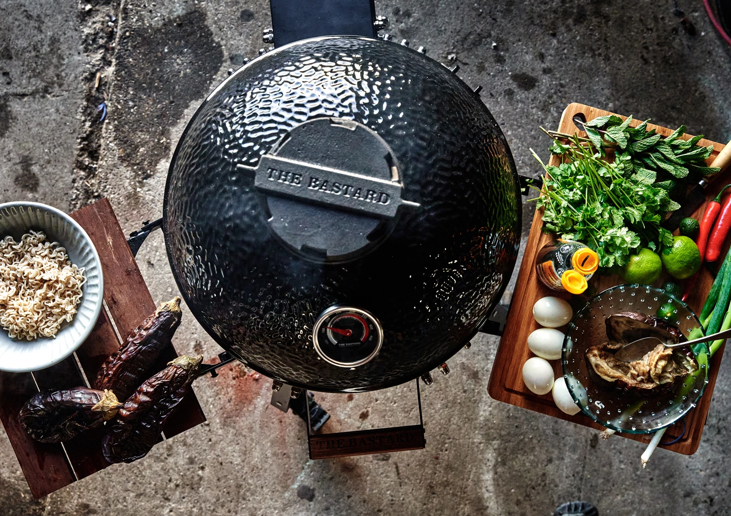The Bastard Keramikgrill Classic Medium - Complete - Schwarz Glänzend - Modell 2023 12 The Bastard Keramikgrill Classic Medium - Complete - Schwarz Glänzend - Modell 2023 – Bild 10