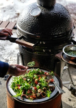 The Bastard Keramikgrill Classic Medium - Complete - Schwarz Glänzend - Modell 2023 28 The Bastard Keramikgrill Classic Medium - Complete - Schwarz Glänzend - Modell 2023 -Grillfuerst Speichern The Bastard Classic Medium Keramikgrill Deckel